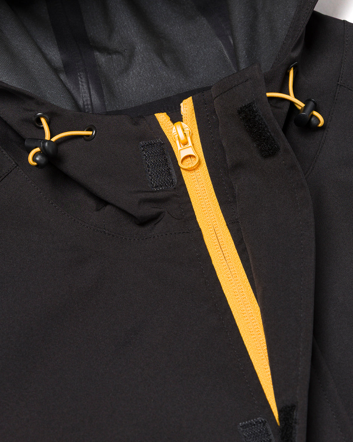 Cat Workwear Men's Essential Rain Jacket Black Zipper Close Up