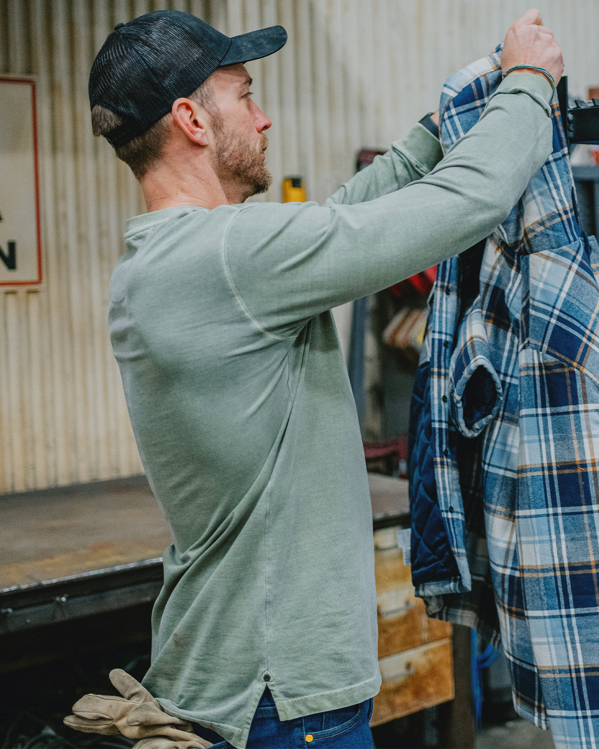 Cat Workwear Men's Pigment dyed long sleeve henley marshland In Workshop