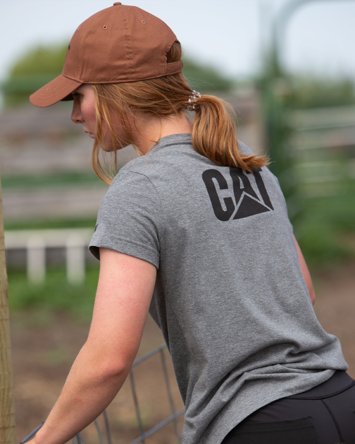 CAT WORKWEAR Women's Trademark T-Shirt Dark Heather Grey Field Back